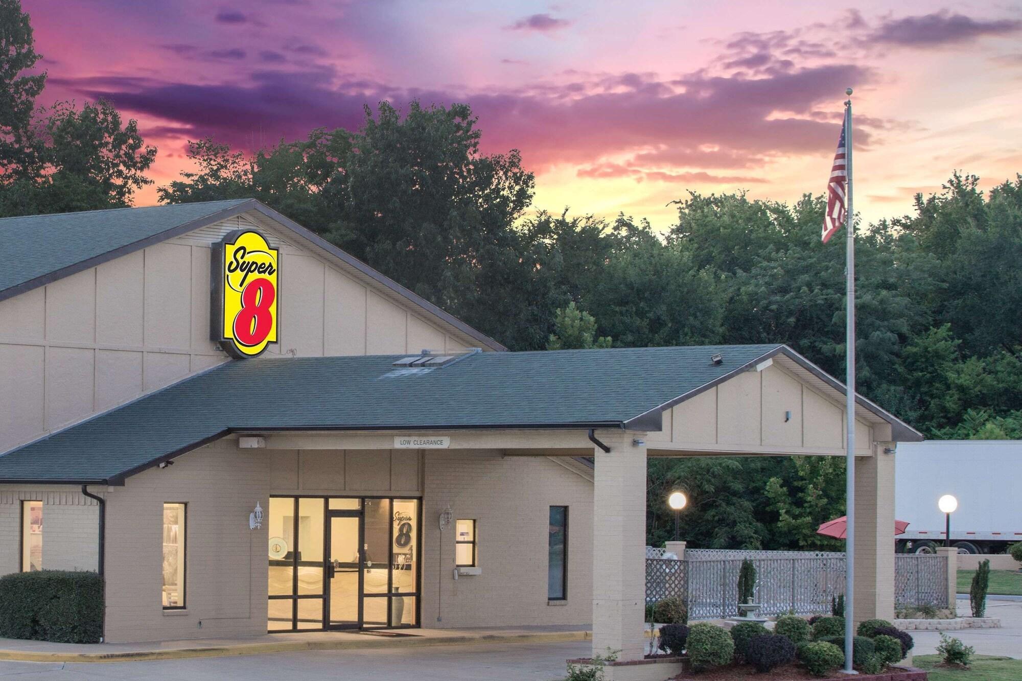 Super 8 By Wyndham Clarksville Ar Exterior foto