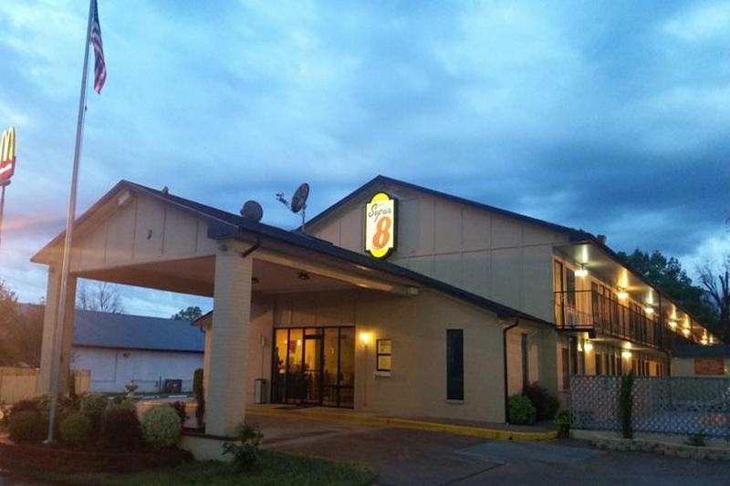 Super 8 By Wyndham Clarksville Ar Exterior foto